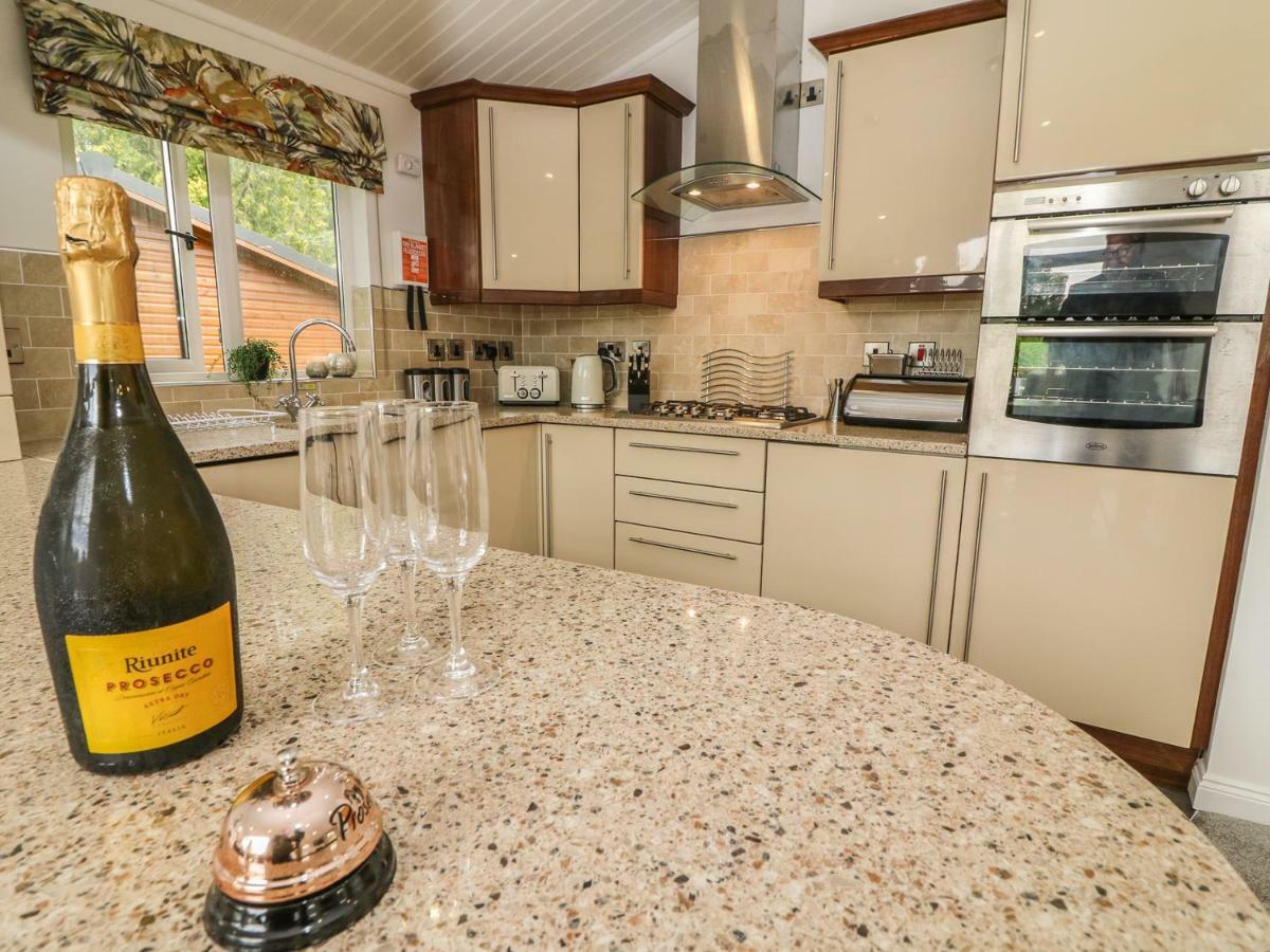 Bowness 66 Villa Уиндермер Екстериор снимка